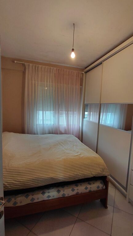 Jepet me qera apartament 1+1 i mobiluar tek Kompleksi Golden Park