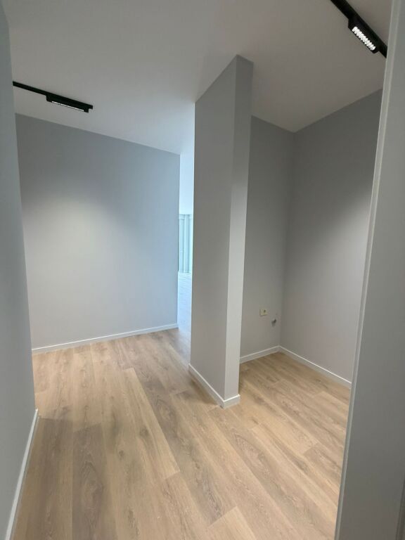 Qera | Ambjent Biznesi | Rruga Mine Peza, Golden Tower Residence| 800 €/muaj.
