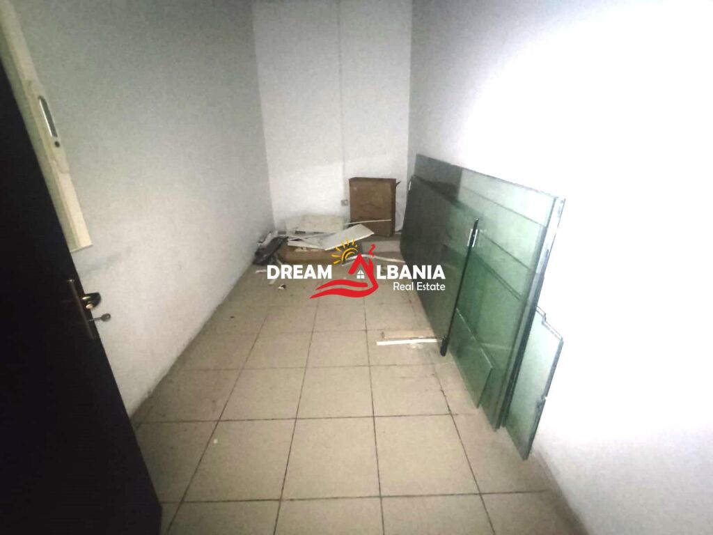 Business premises for rent in the Blloku area near Selman Stermasi Stadium (ID 42611545)