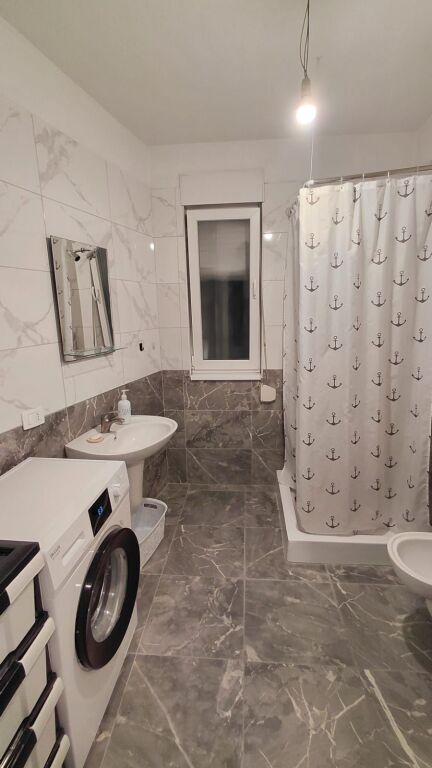 Jepet me qera apartament 1+1 me qera tek Kompleksi Kontakt