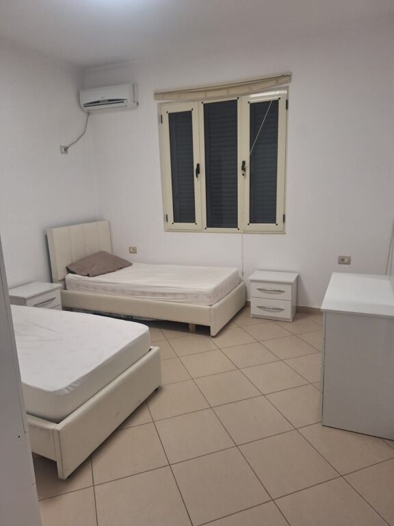 Qera | Shtëpi private 2 + 1 | Vilat Amerikane | 450 €/muaj