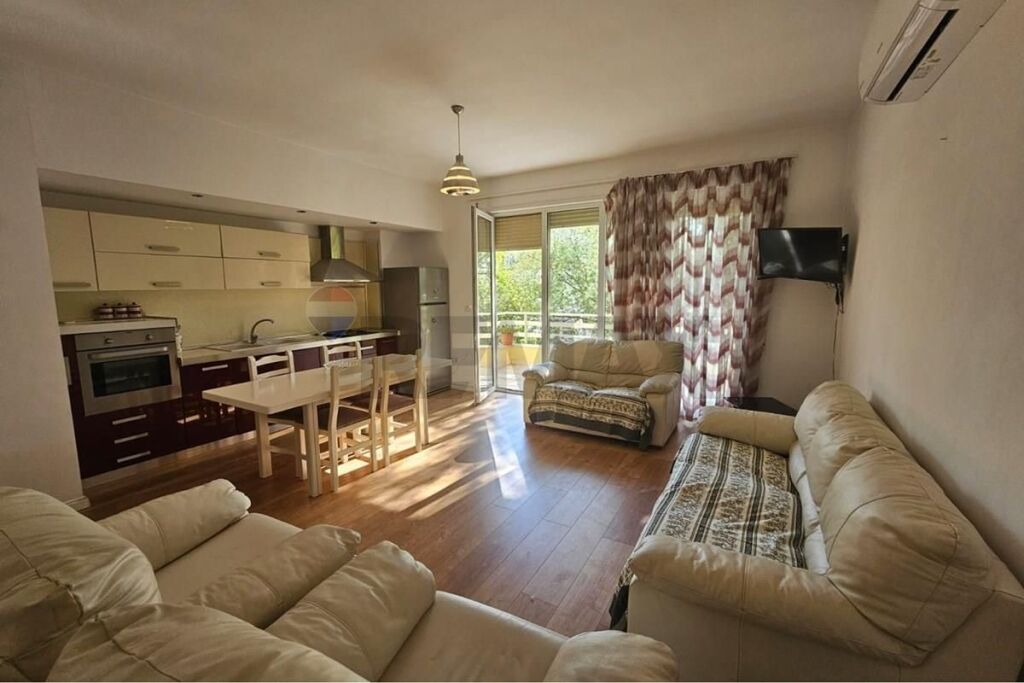 Apartament 2+1 per qira tek Liqeni i Thate!