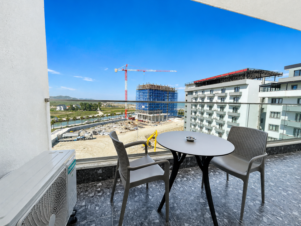 Vendesi in vendita 1+1 arredato con balcone a Qerret, Kavajë