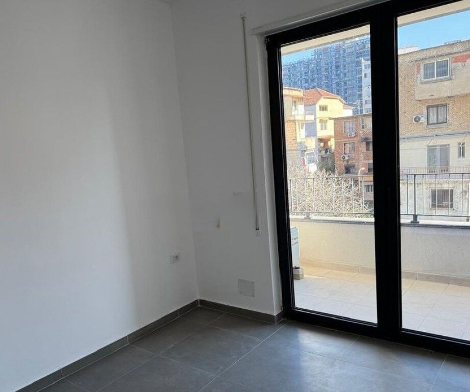 Jepen per qira apartament – Rruga Karl Gega, Tiranë Kompleksi LURA