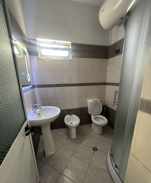 Affitto | Apartament 1 + 1 | Yzberisht | 400 €/mese