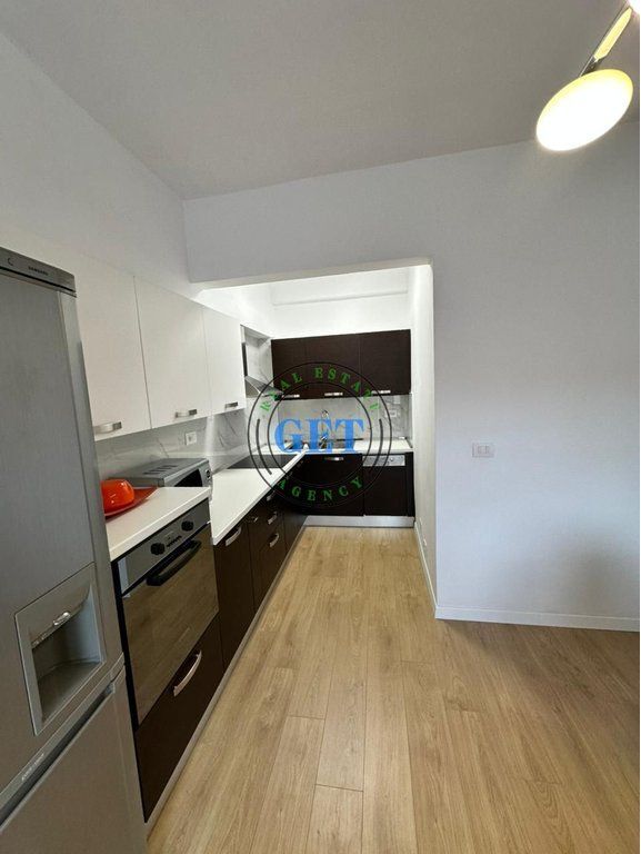 🏡 Shitet Apartament 2+1 në Durrës – Pranë Markatës së Fruta-Perimeve