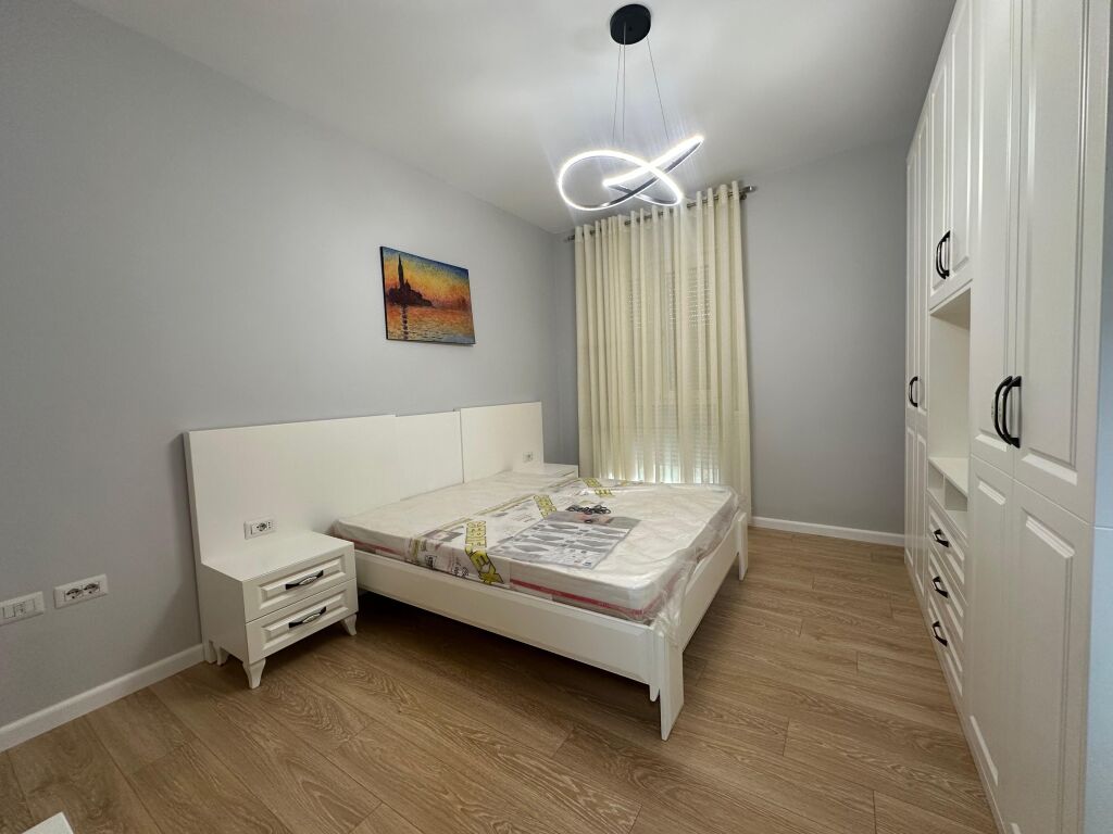 Qera Apartament 2+1+2+Parkim,Perballe Lake View.