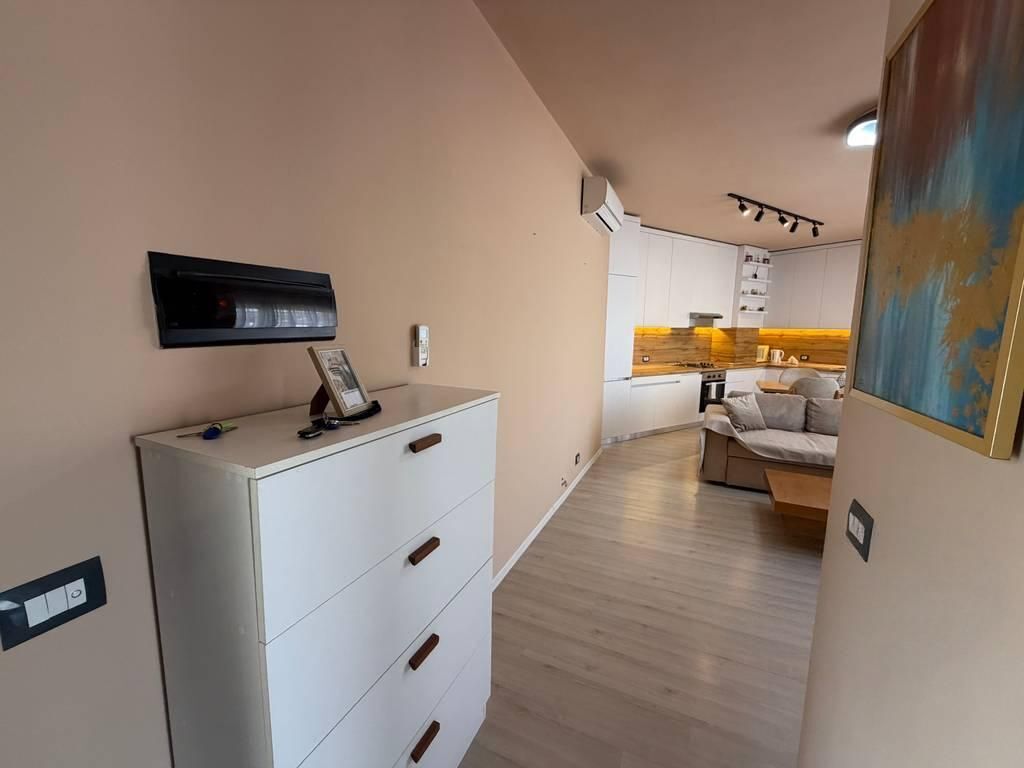 Ofrojme apartament 1+1 per qira perballe Harry Fultz!