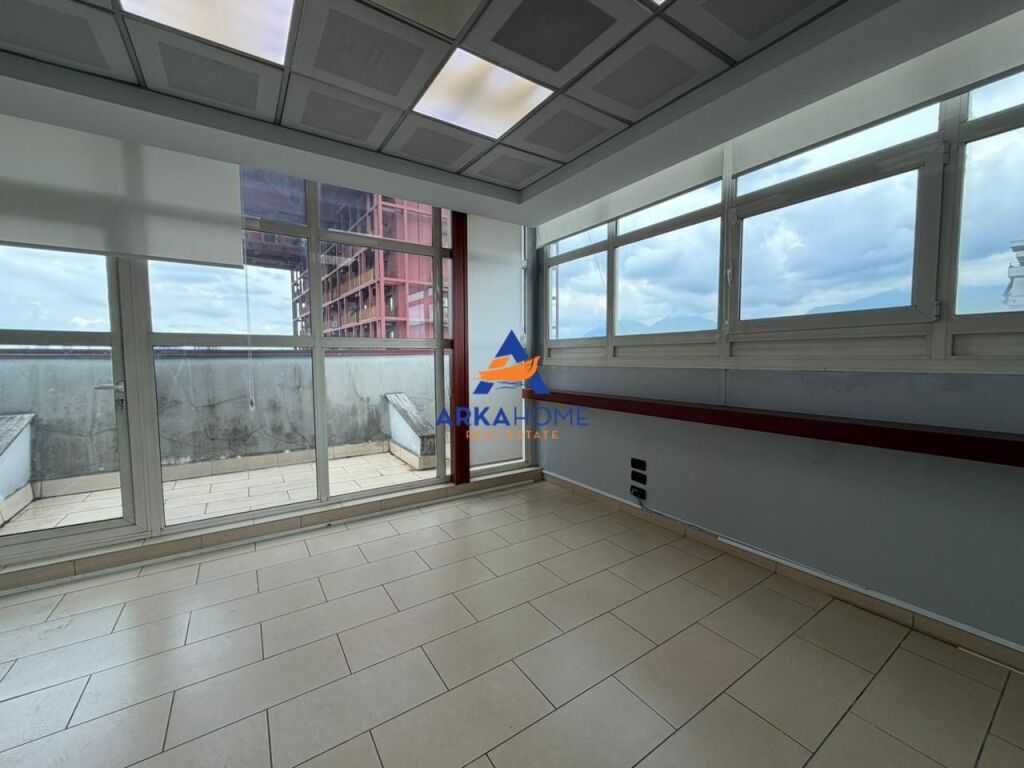 LOCALE UFFICIO IN AFFITTO 450 M2 "GALERIA ROMA, VIA KAVAJËS" 6000 EURO