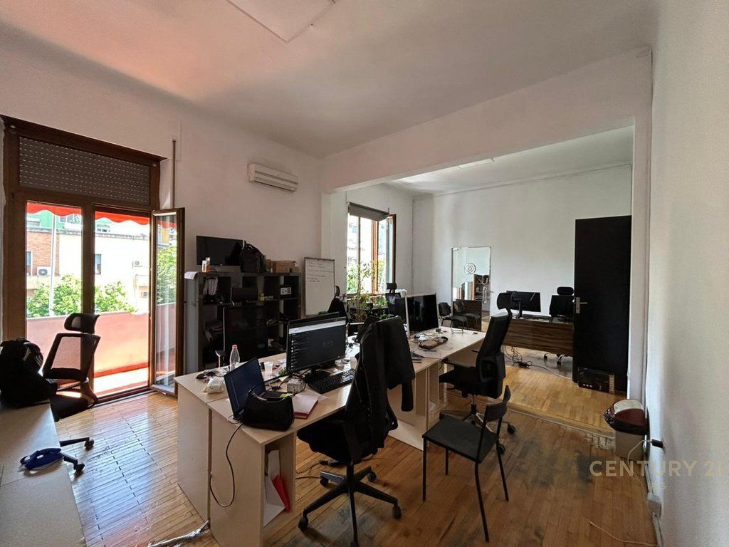 AMBIENT ZYRE PER QERA NE BLLOK