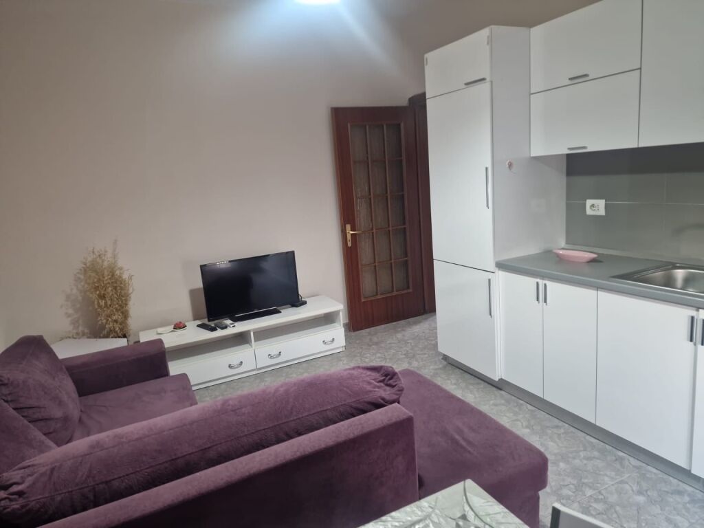 Appartamento 2+1 in affitto in Via Durazzo