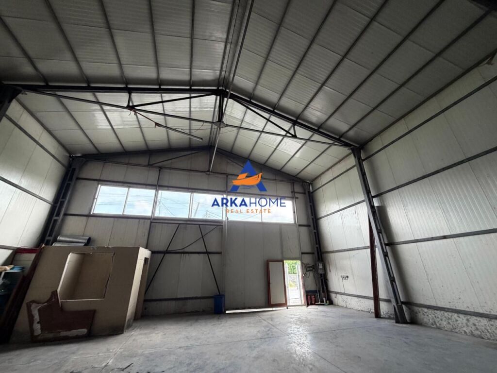 CAPANNONE IN AFFITTO 311M2 "VORË, 100 M DAL SOPRAPPASSO DI VORË" 1300 EURO