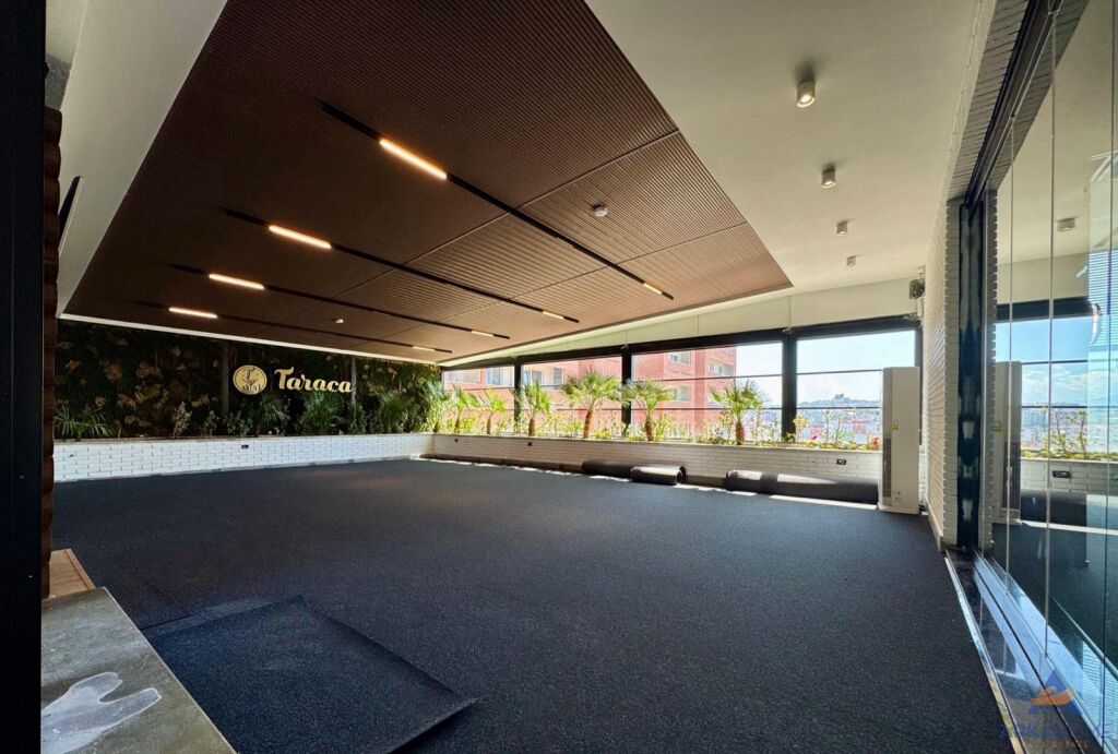 FOR SALE ROOFTOP/OFFICE 700M2 "NEAR AMERICAN HOSPITAL 3" 1,200,000 EURO.