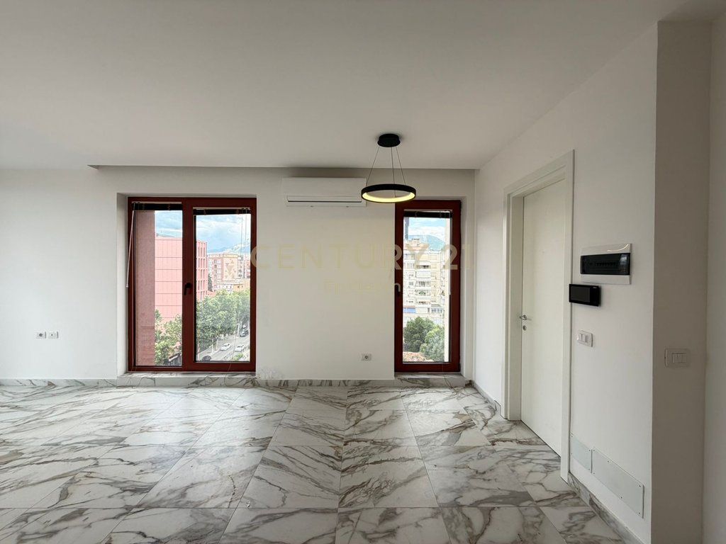 APARTAMENT 1+1 PËR QIRA TEK RRUGA E KAVAJËS 1300€/muaj