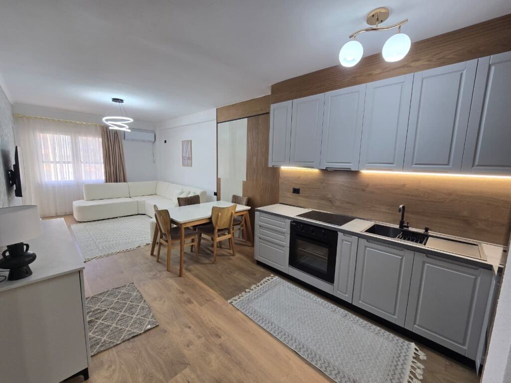 🏡 Shitet Apartament 1+1 📍Rruga Sokrat Miho, Astir