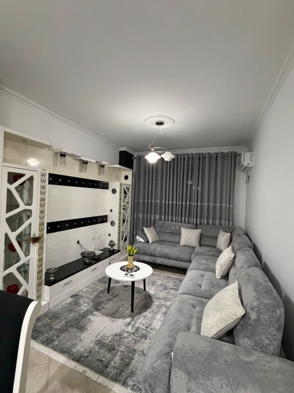 APARTAMENT 1+1 ME QIRA YZBERISHT