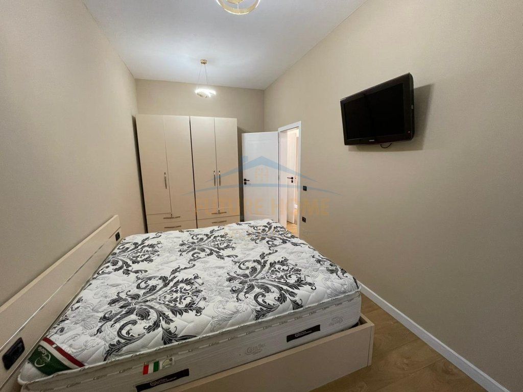 Disponojme per qera Apartament 2+1 .