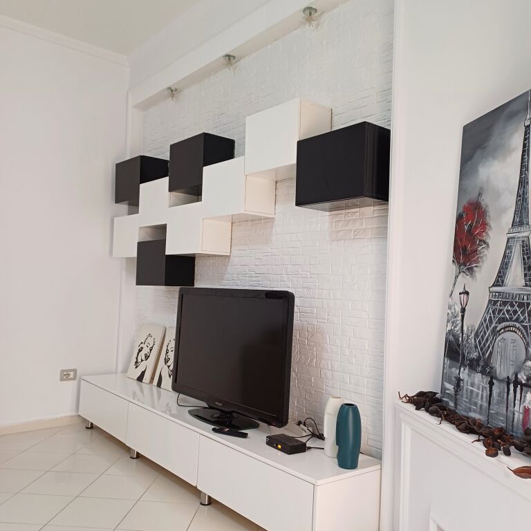 Apartament jepet me qira afatgjat