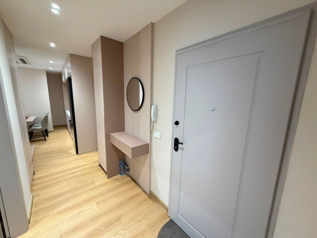 Apartment 2+1 for rent  Address: Zogu i zi  Furnished and never lived in before  8th floor  Price 1000€ with parking space