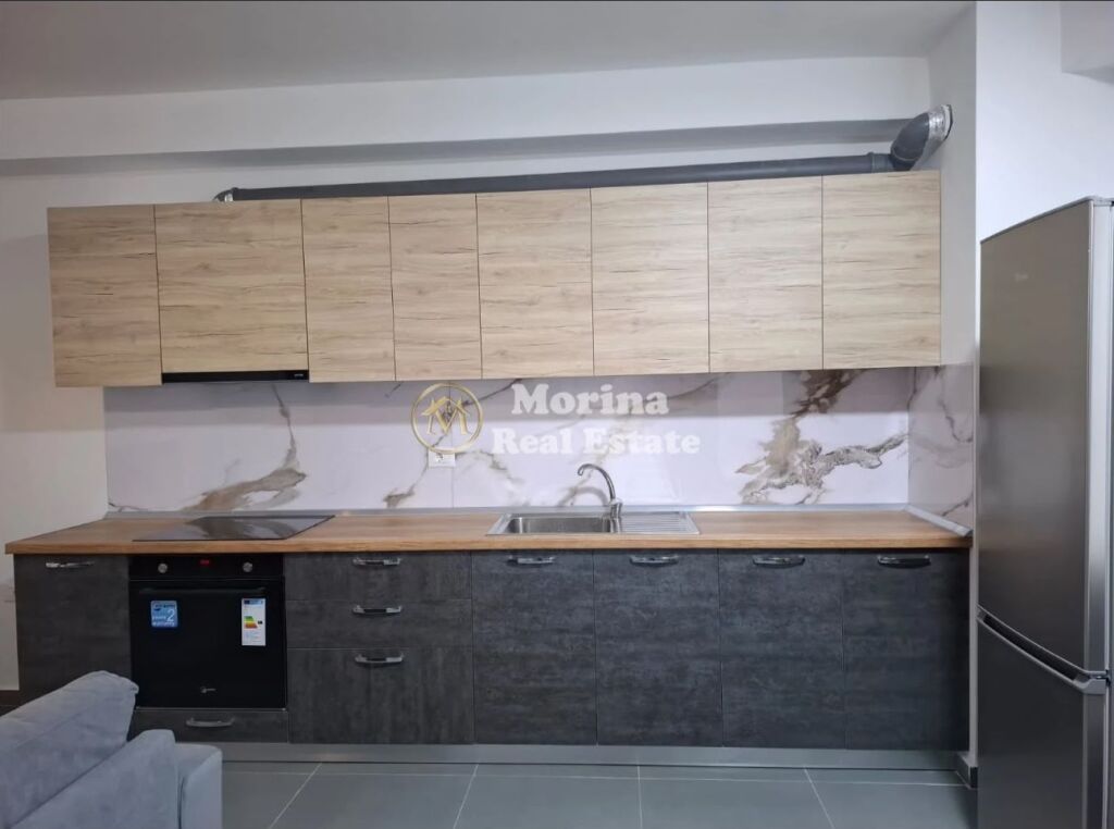 Rent | Apartament 3 + 1 | Rruga 5 Maji | 650 €/month
