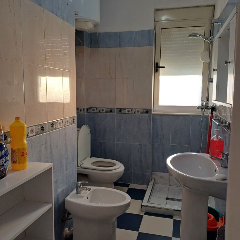 Apartament jepet me qira afatgjat
