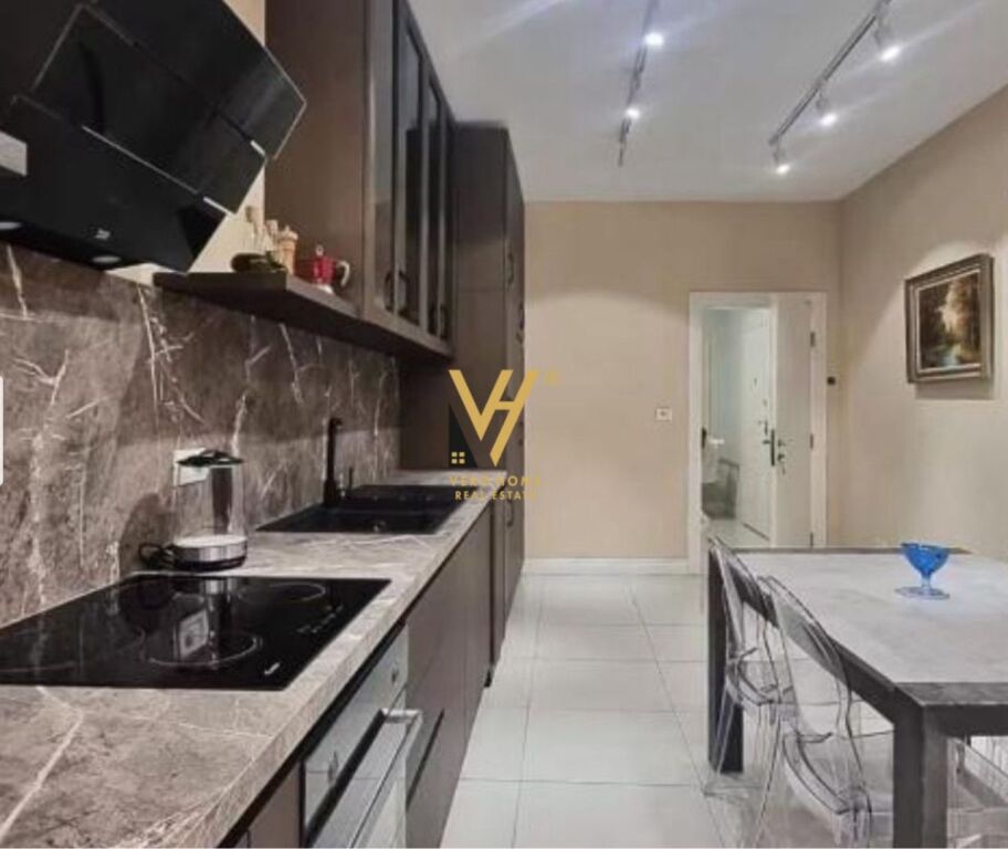 JEPET APARTAMENT 1+1+2 GARSONIERE ME QERA NE BLLOK 3.500 EURO