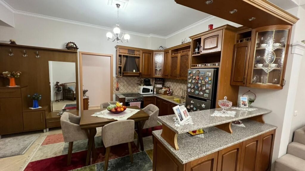 Apartment 3+1+2 for sale, Kavaja Street!
