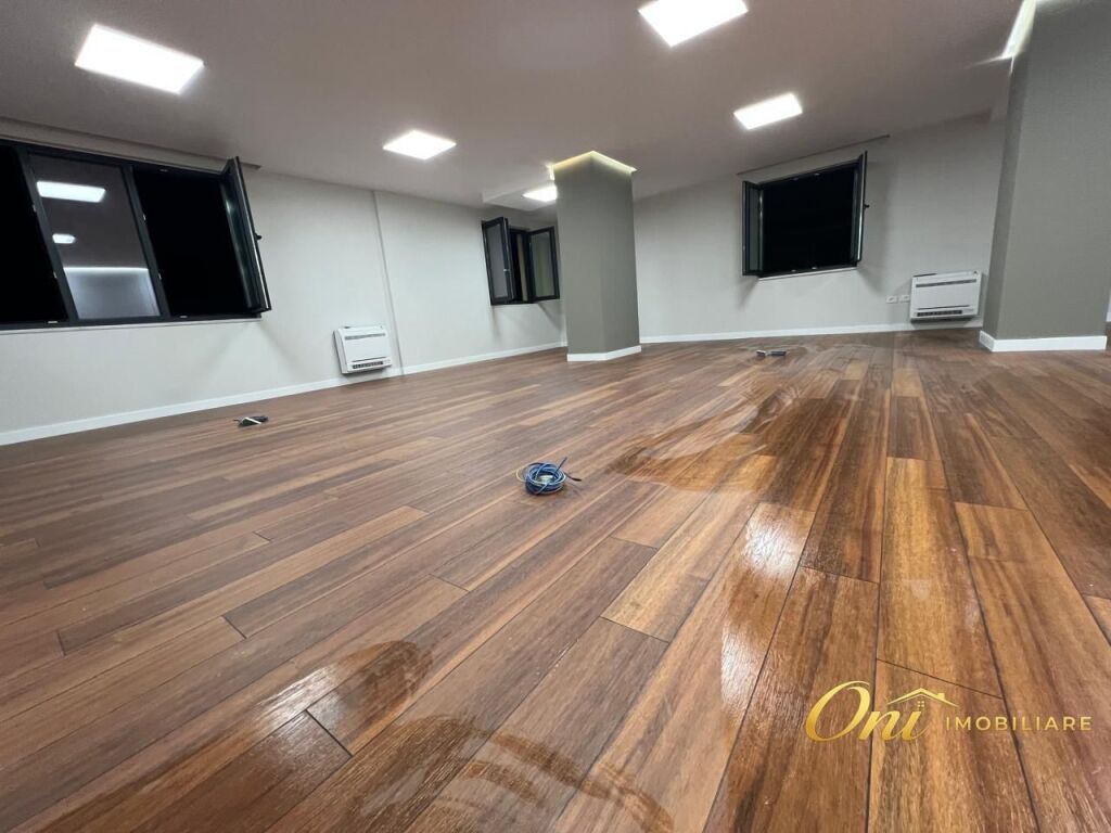 UFFICIO IN AFFITTO 140M2 EX ESPOSIZIONE
