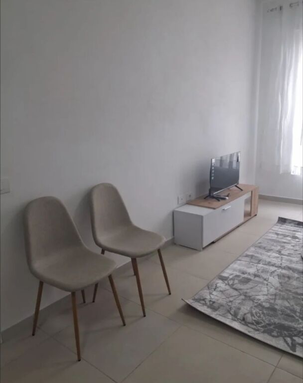 Rent | Apartament 1 + 1 | Rruga 5 Maji | 450 €/month