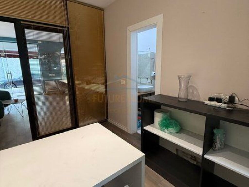 Qera, Zyrë në Rrugën Arkitekt Sinani, Kryqëzimi i Brrylit, Tiranë