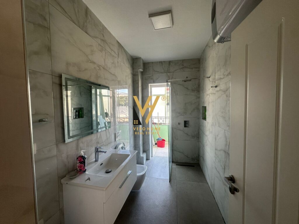 LOCALE COMMERCIALE 180 M2 IN AFFITTO IN PIAZZA WILLSON 2.000 EURO