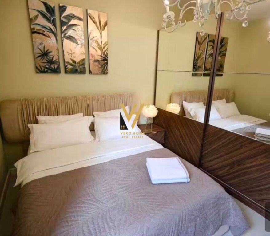 JEPET APARTAMENT 1+1+2 GARSONIERE ME QERA NE BLLOK 3.500 EURO