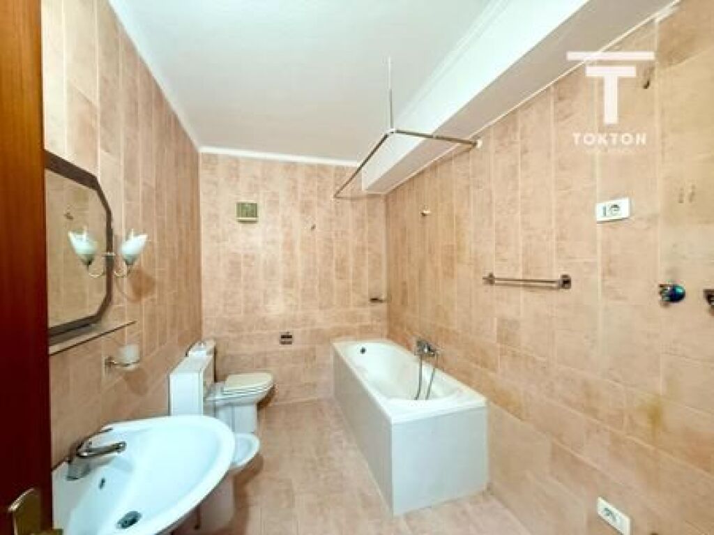 SHITET, APARTAMENT 3+1+2, KOMUNA E PARISIT, TIRANË