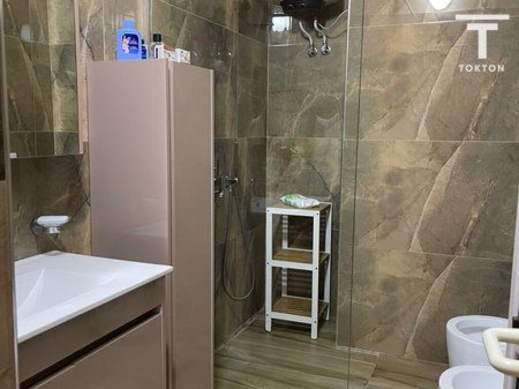 SHITET APARTAMENT 2+1+2, RRUGA: "ISUF ELEZI" TIRANË
