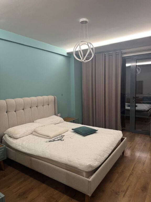 Jepet me qira 1+1 KOMPLEKSI ALBA rruga Ndre Mjeda 550 mije leke