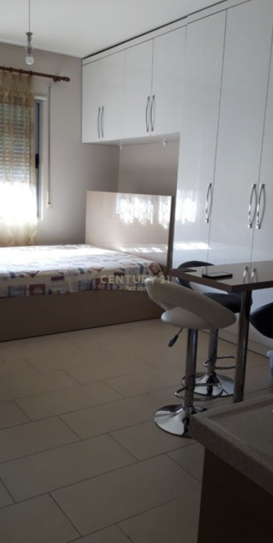 Super studio for rent for living, behind Raiffaisen bank, Astir