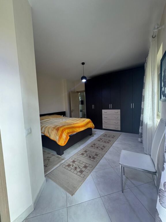 Shitet Apartament 3+1 + Verandë | Liqeni i Thatë, Tiranë