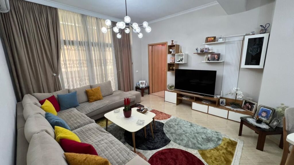 Apartment 3+1+2 for sale, Kavaja Street!
