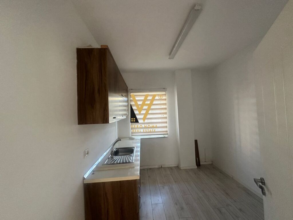 LOCALE COMMERCIALE 180 M2 IN AFFITTO IN PIAZZA WILLSON 2.000 EURO