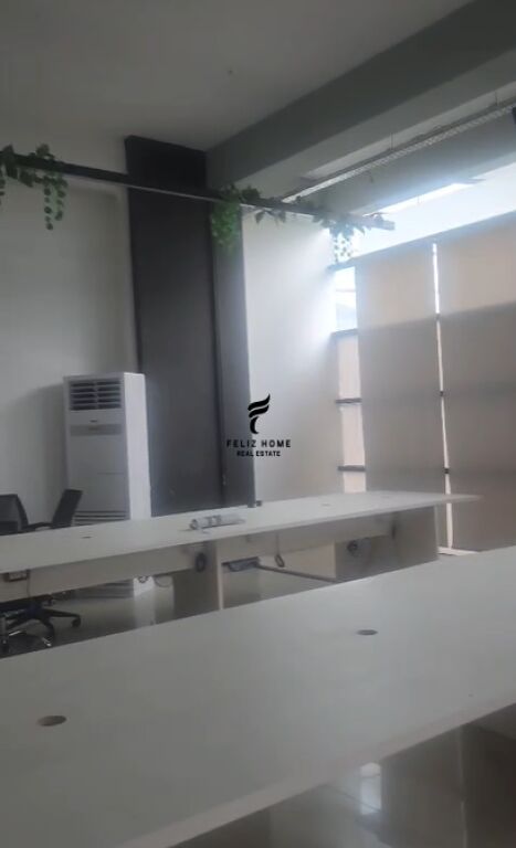 UFFICIO IN AFFITTO 257 M2 VIA KAVAJES 300.000 LEKE FH-75900