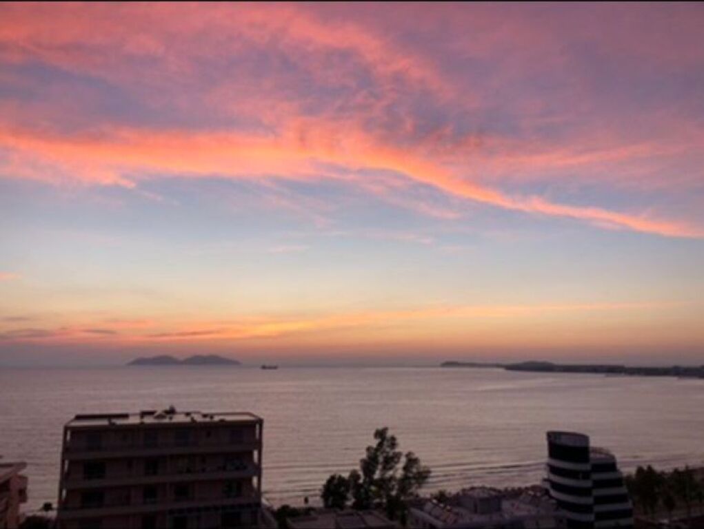 Apartament jepet me qira afatgjat