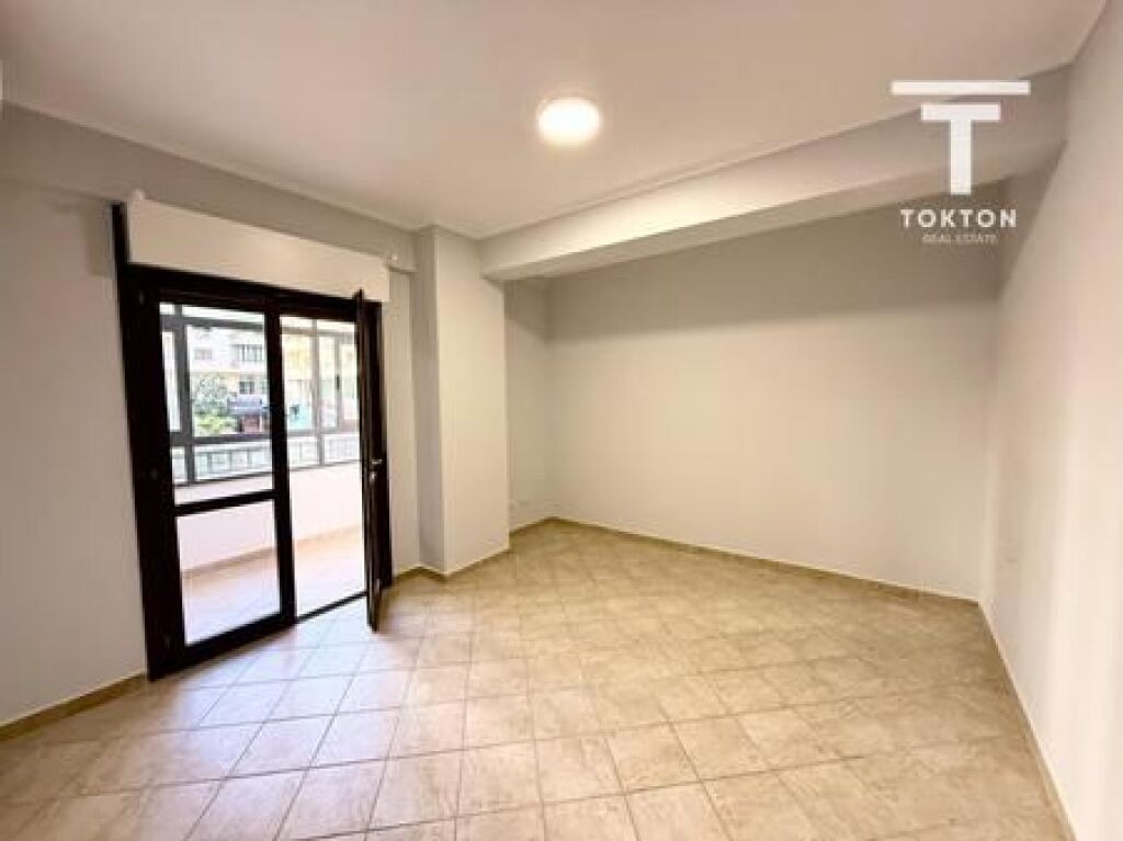 SHITET, APARTAMENT 3+1+2, KOMUNA E PARISIT, TIRANË