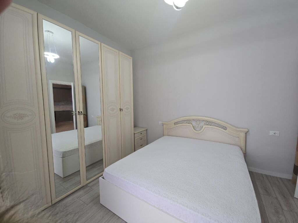 Apartament me qera - Komuna e Parisit
