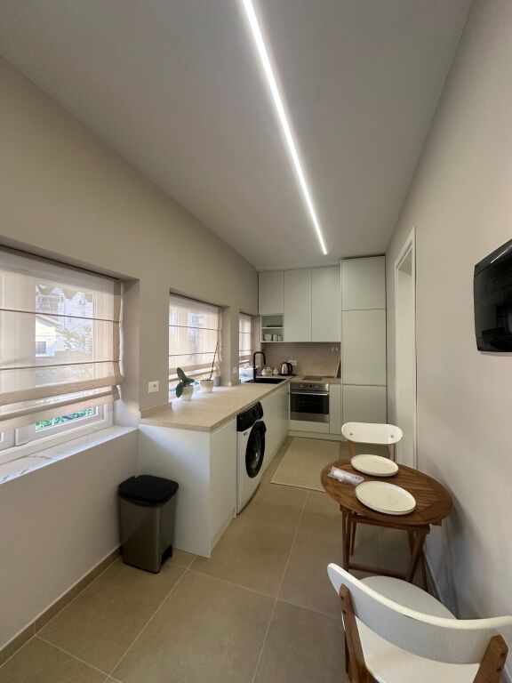 Apartament 1+1 plus post parkimi tek Vasil Shanto