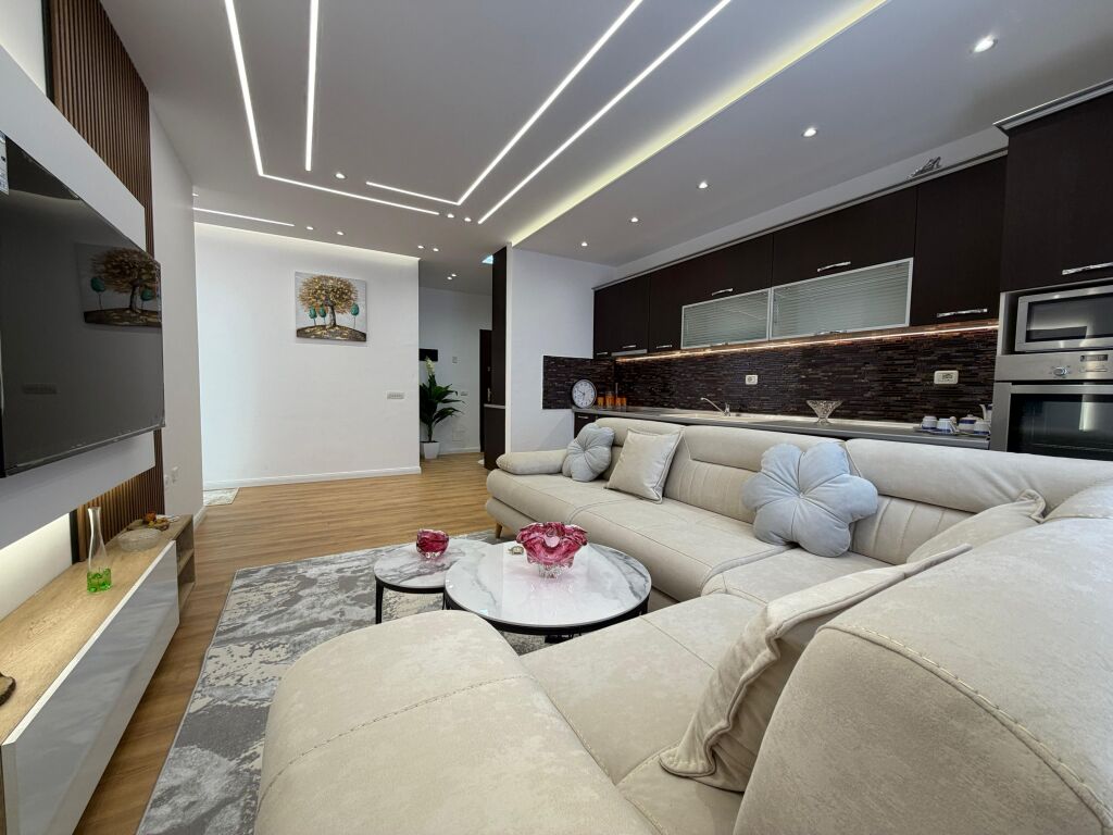 Apartment 2+1 for sale Çabej Buildings, Misto Mame