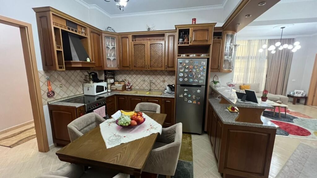 Apartment 3+1+2 for sale, Kavaja Street!
