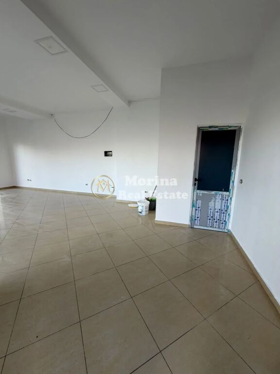 Shitje | Ambjent Biznesi | Rruga Kastriotët | 93500 €