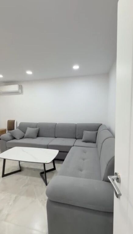 Affitto | Apartament 2 + 1 | QSUT | 600 €/mese