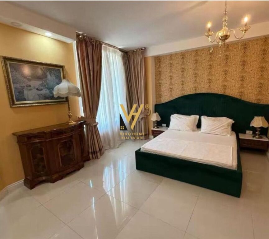 JEPET APARTAMENT 1+1+2 GARSONIERE ME QERA NE BLLOK 3.500 EURO