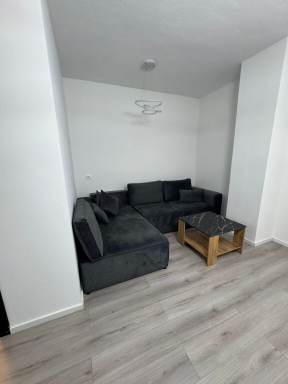 Apartament 1+1 me qira tek Rruva Fortuzi